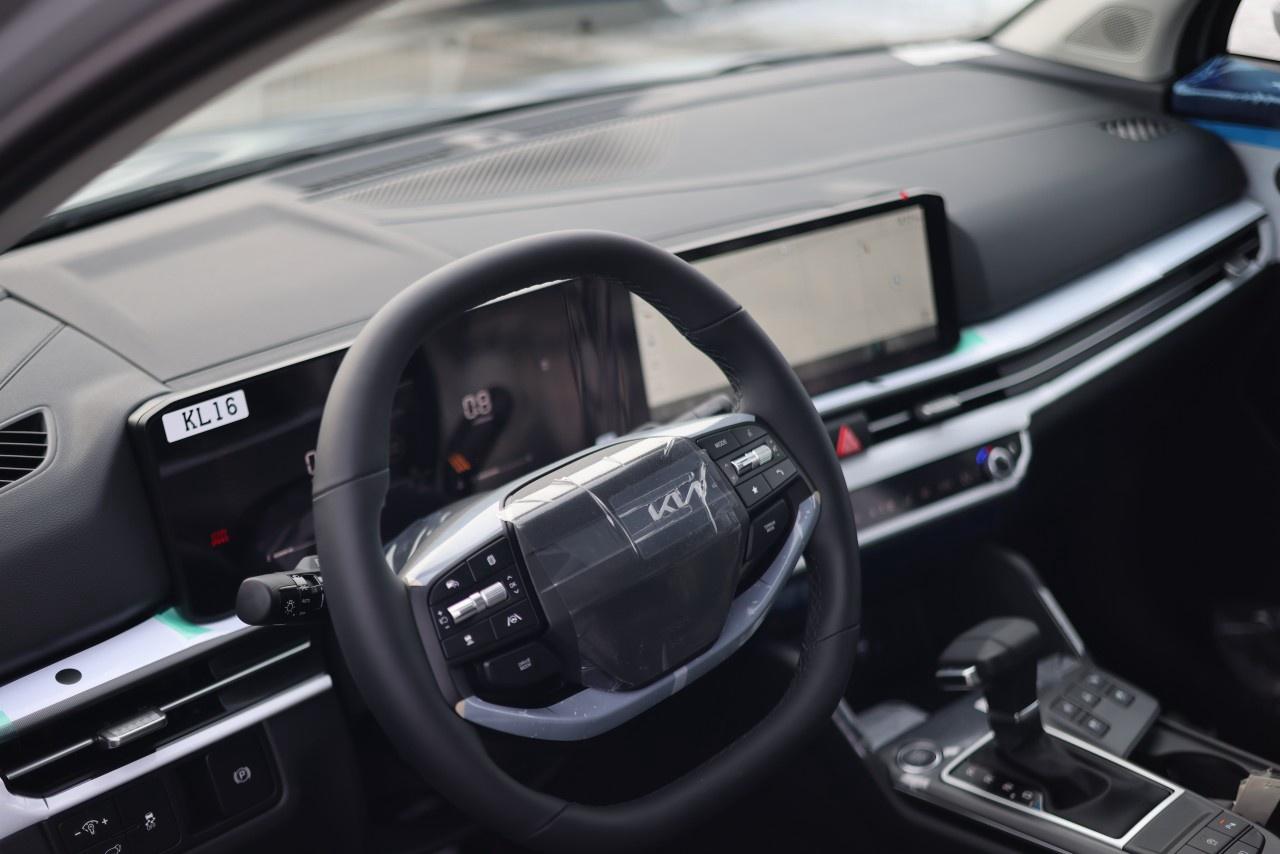 2026 Kia Sportage EX Premium AWD w/Black Interior Photo