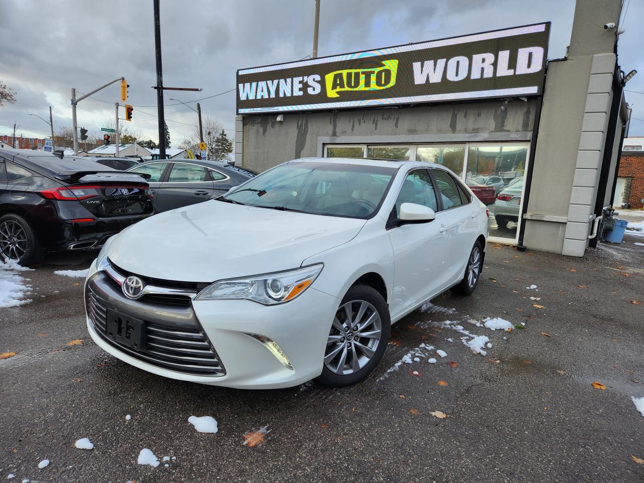 Used 2015 Toyota Camry XLE**LOW KMS** for sale in Hamilton, ON