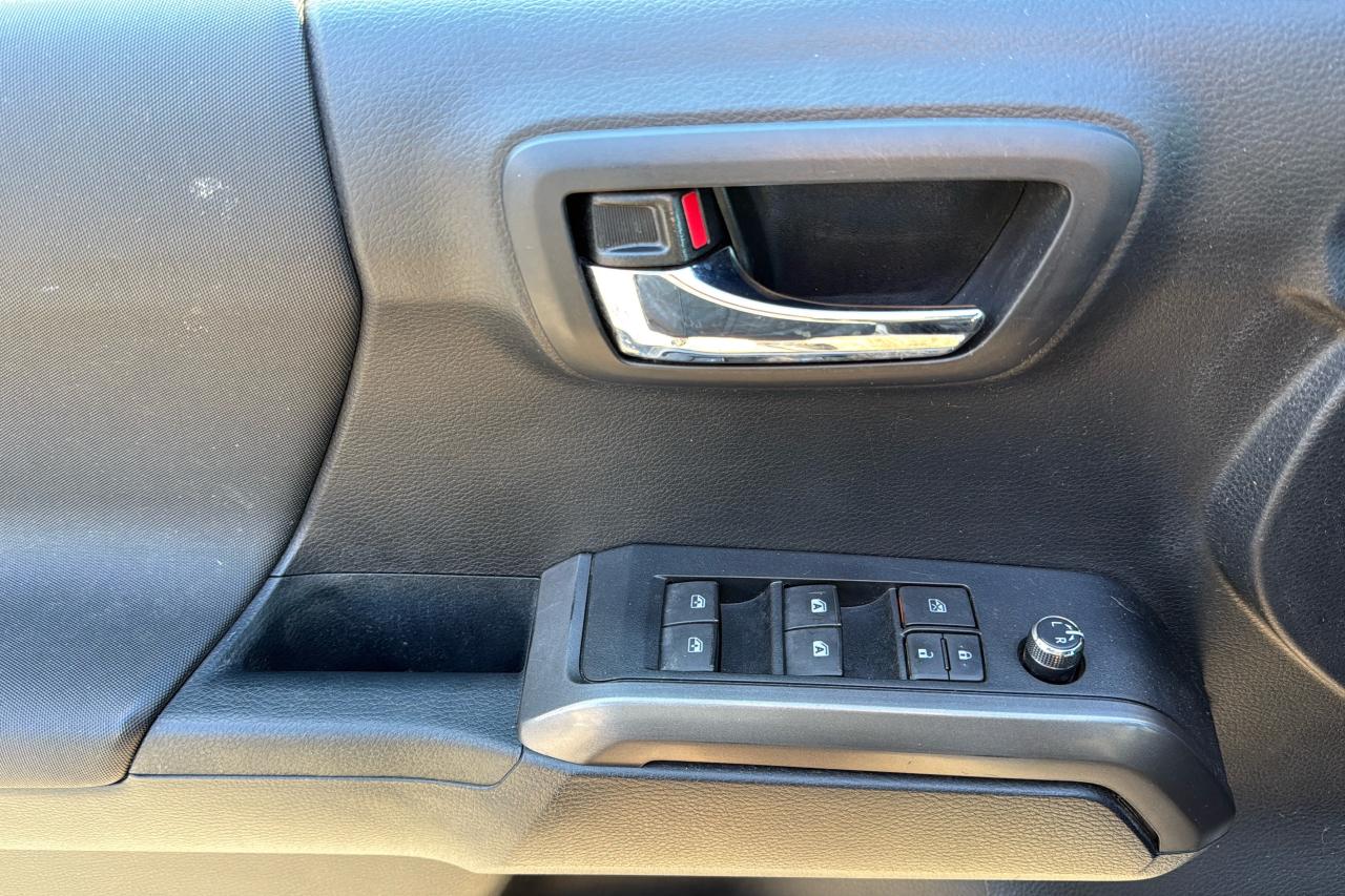 2018 Toyota Tacoma 4X4 Doublecab V6 6A TRD Sport Photo