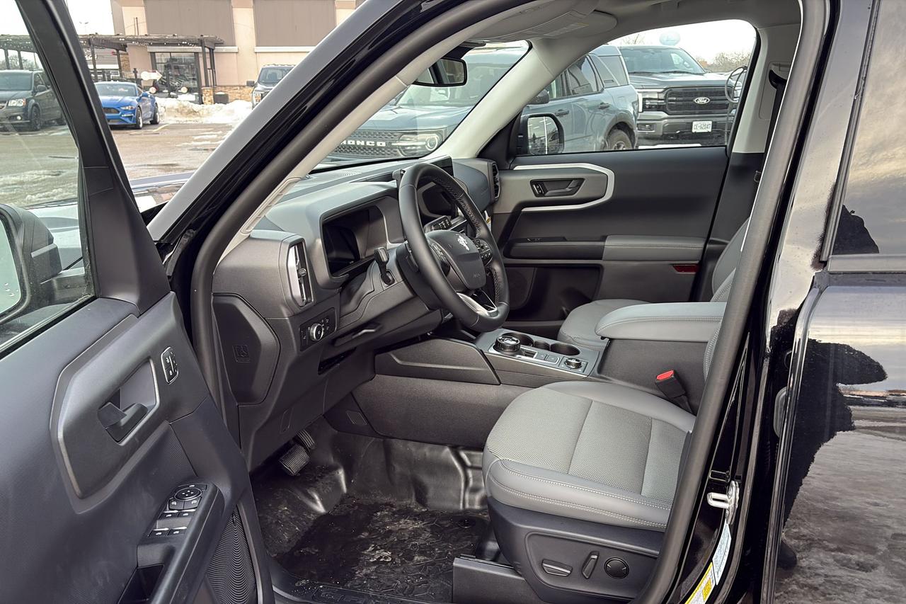 2025 Ford Bronco Sport BADLANDS, TECH PKG, POWER MOONROOF, REMOTE START Photo