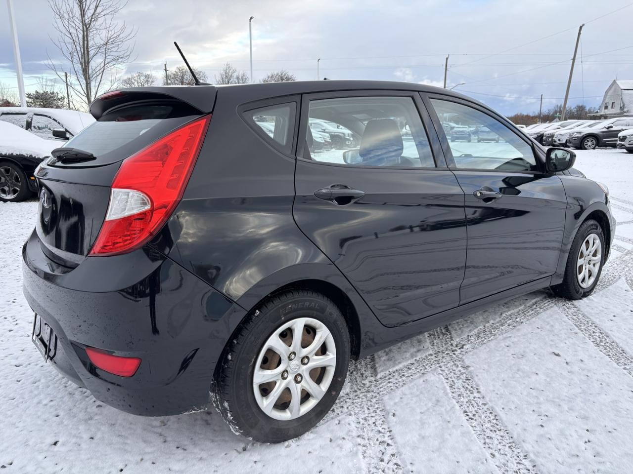 2012 Hyundai Accent GS *NO ACCIDENTS* Photo4