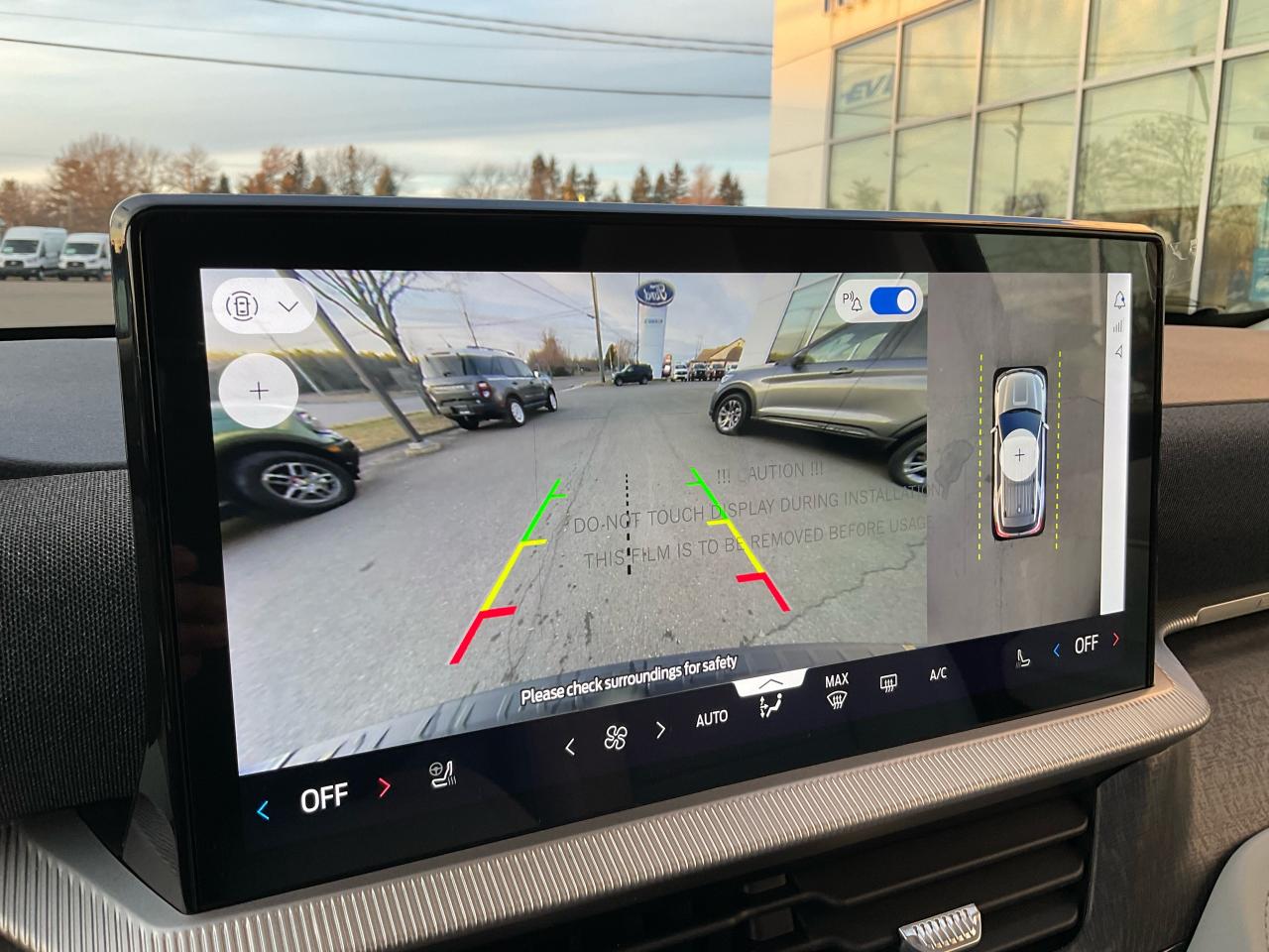 2026 Ford Explorer Platinum Photo5