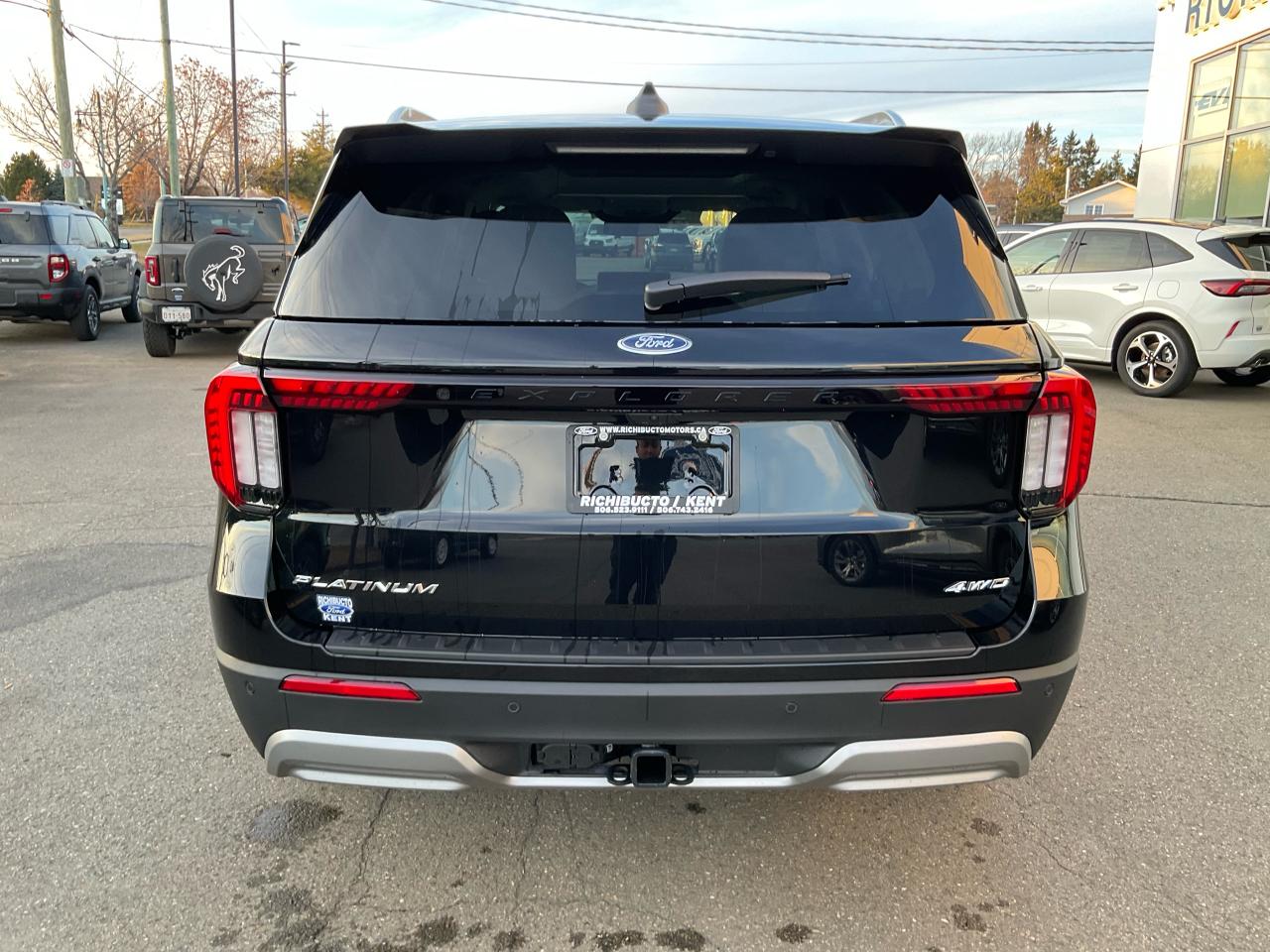 2026 Ford Explorer Platinum Photo5