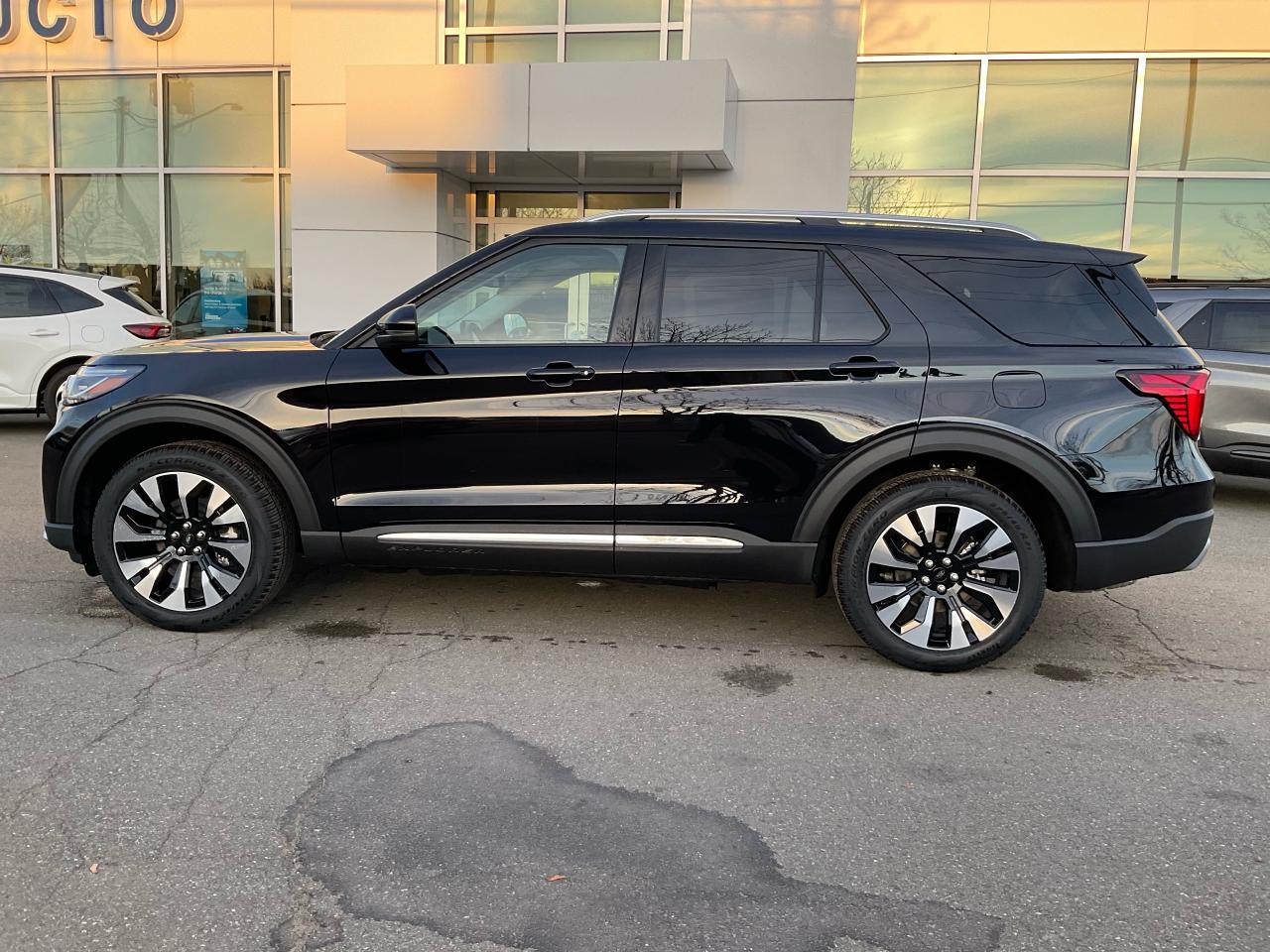 2026 Ford Explorer Platinum Photo