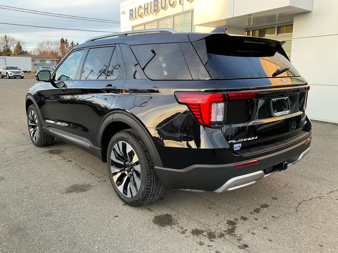 2026 Ford Explorer Platinum Photo4