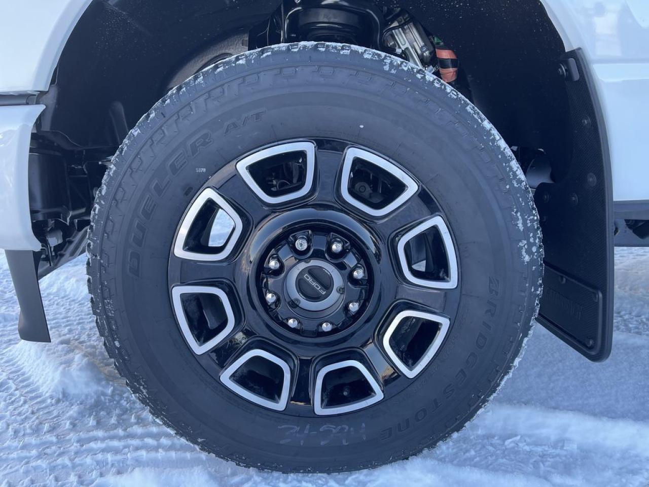 2026 Ford F-350 Super Duty SRW PLATINUM 6.8' Box 713A Photo2