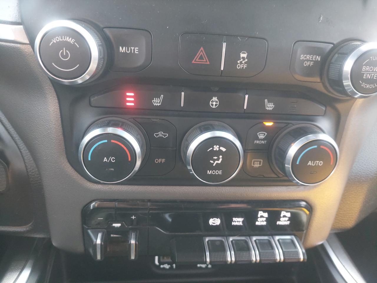 2019 RAM 2500 Big Horn 4x4 Crew Cab 6'4" Box Photo