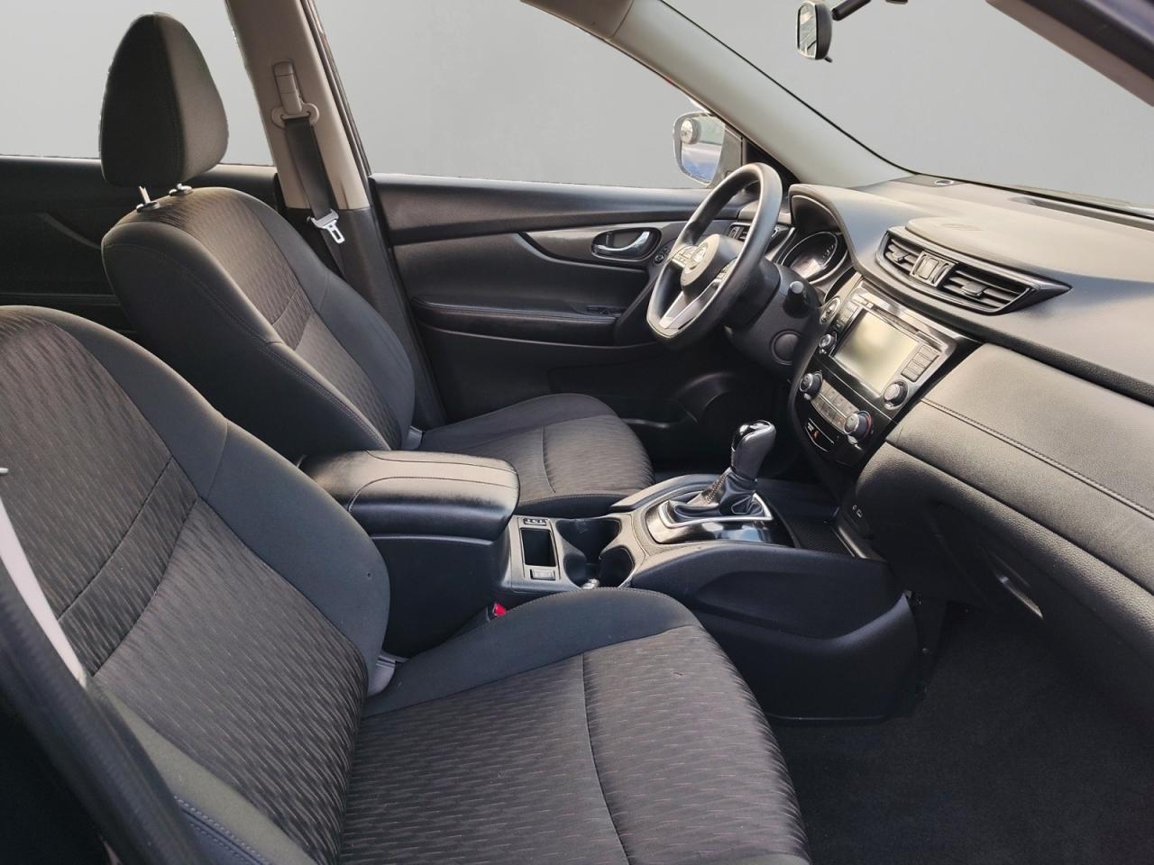 2016 Nissan Rogue S Photo