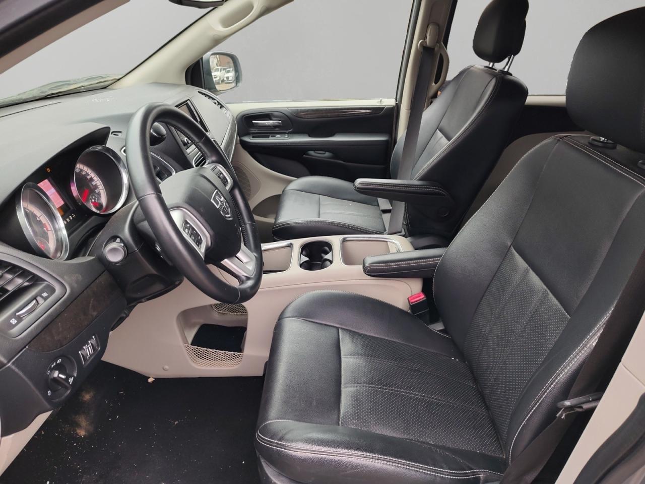 2019 Dodge Grand Caravan Crew Plus Photo