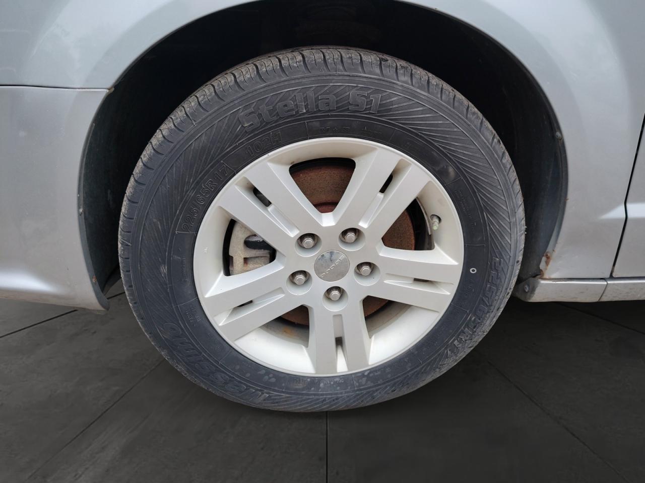 2019 Dodge Grand Caravan Crew Plus Photo3