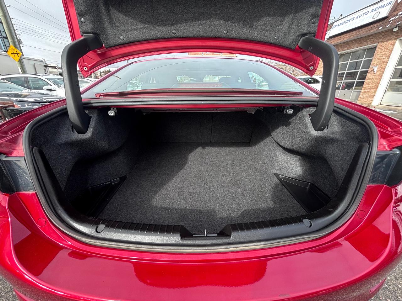 2017 Mazda MAZDA6 GS LOADED LOW KMS! - Photo #14