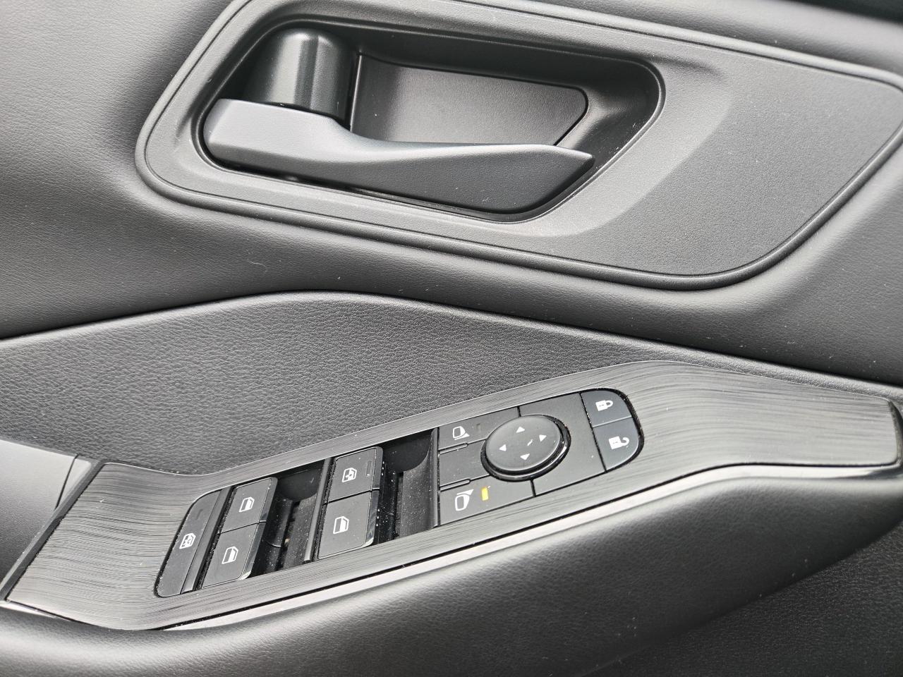 2024 Nissan Rogue S - Photo #21