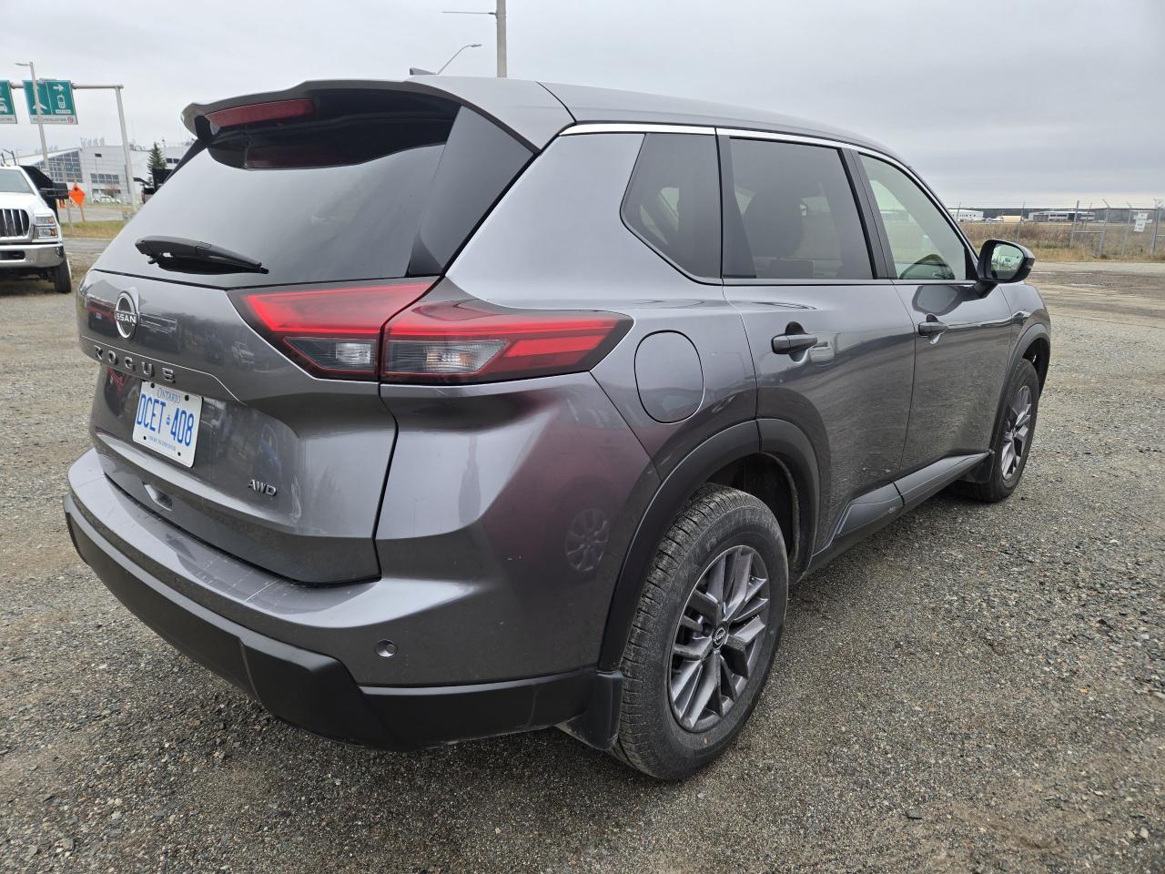 2024 Nissan Rogue S - Photo #4