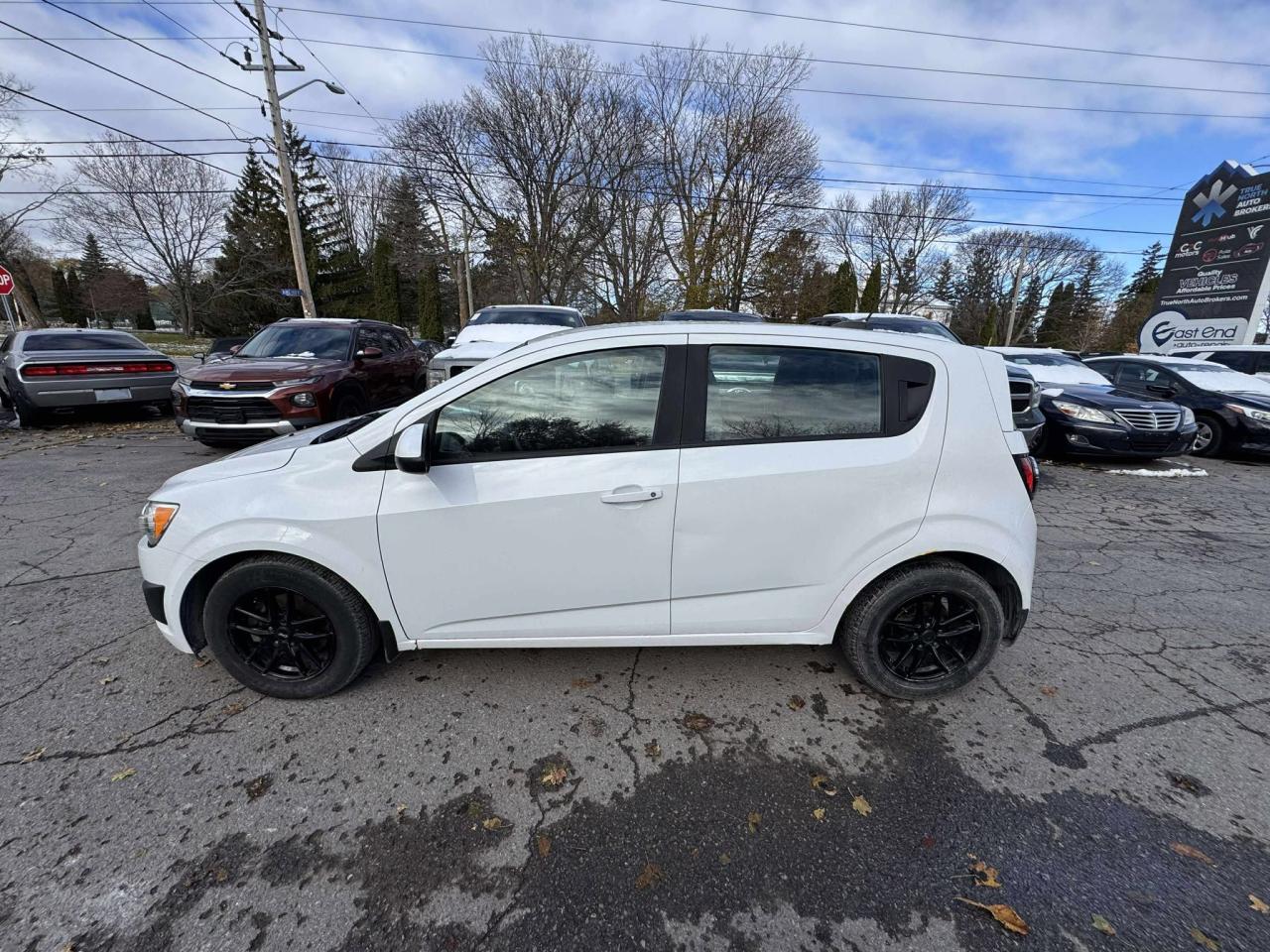 2015 Chevrolet Sonic 5dr HB LS Auto - Photo #4