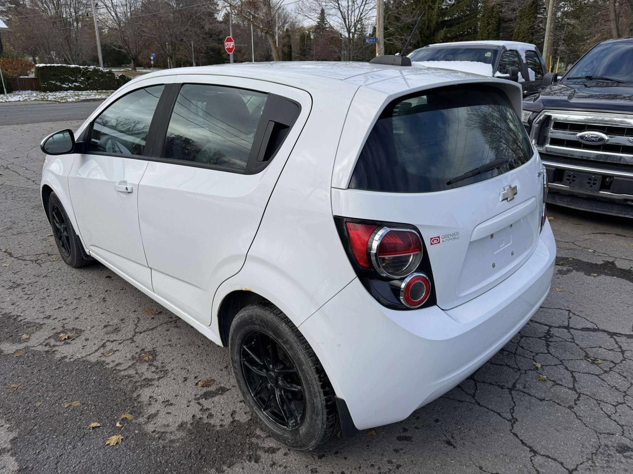 2015 Chevrolet Sonic 5dr HB LS Auto - Photo #5