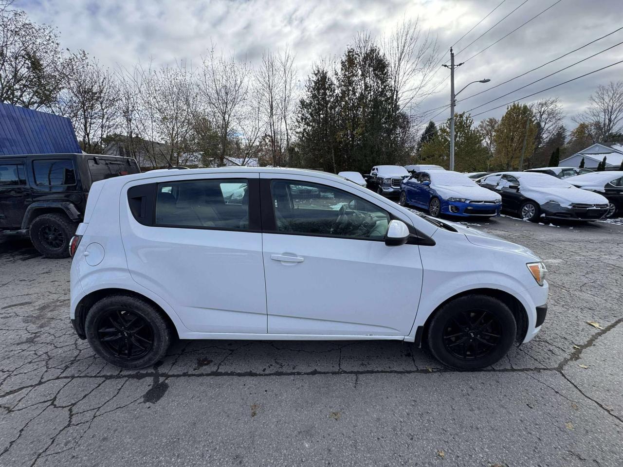 2015 Chevrolet Sonic 5dr HB LS Auto - Photo #9