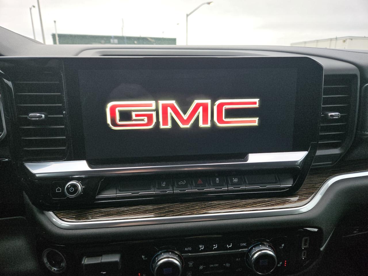 2024 GMC Sierra 2500 SLE - Photo #10