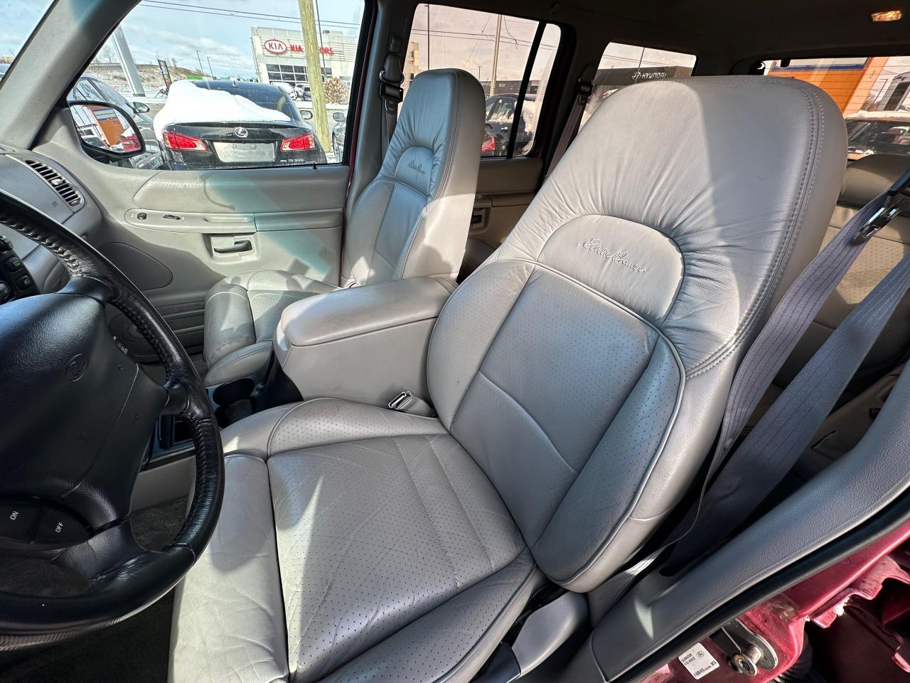 1995 Ford Explorer EDDIE BAUER, 4X4, ONLY 56,000KMS, CERTIFIED - Photo #11