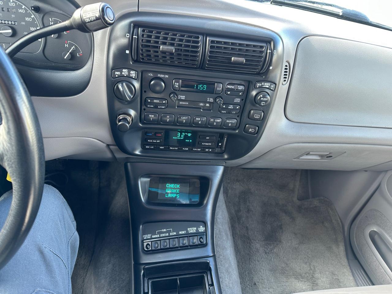 1995 Ford Explorer EDDIE BAUER, 4X4, ONLY 56,000KMS, CERTIFIED - Photo #18