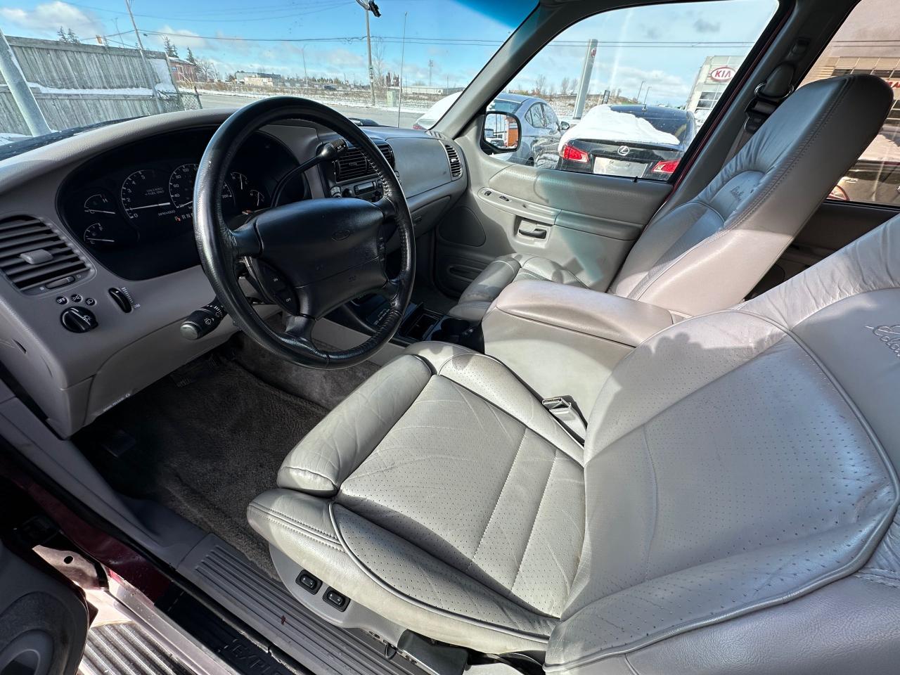 1995 Ford Explorer EDDIE BAUER, 4X4, ONLY 56,000KMS, CERTIFIED - Photo #10