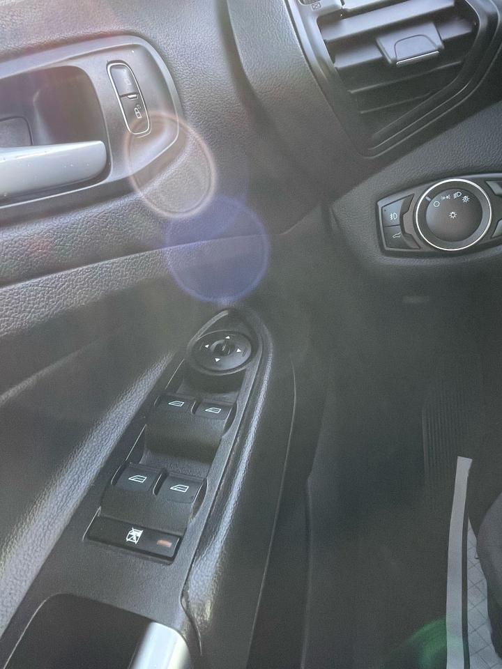 2017 Ford Escape SE - Photo #11