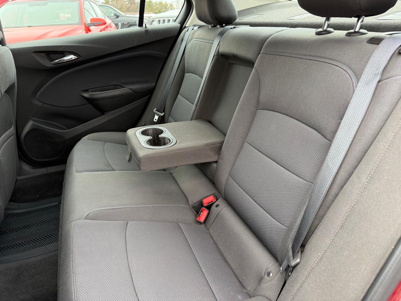 2018 Chevrolet Cruze LT Auto AutoStart! Heated Seats ! Photo