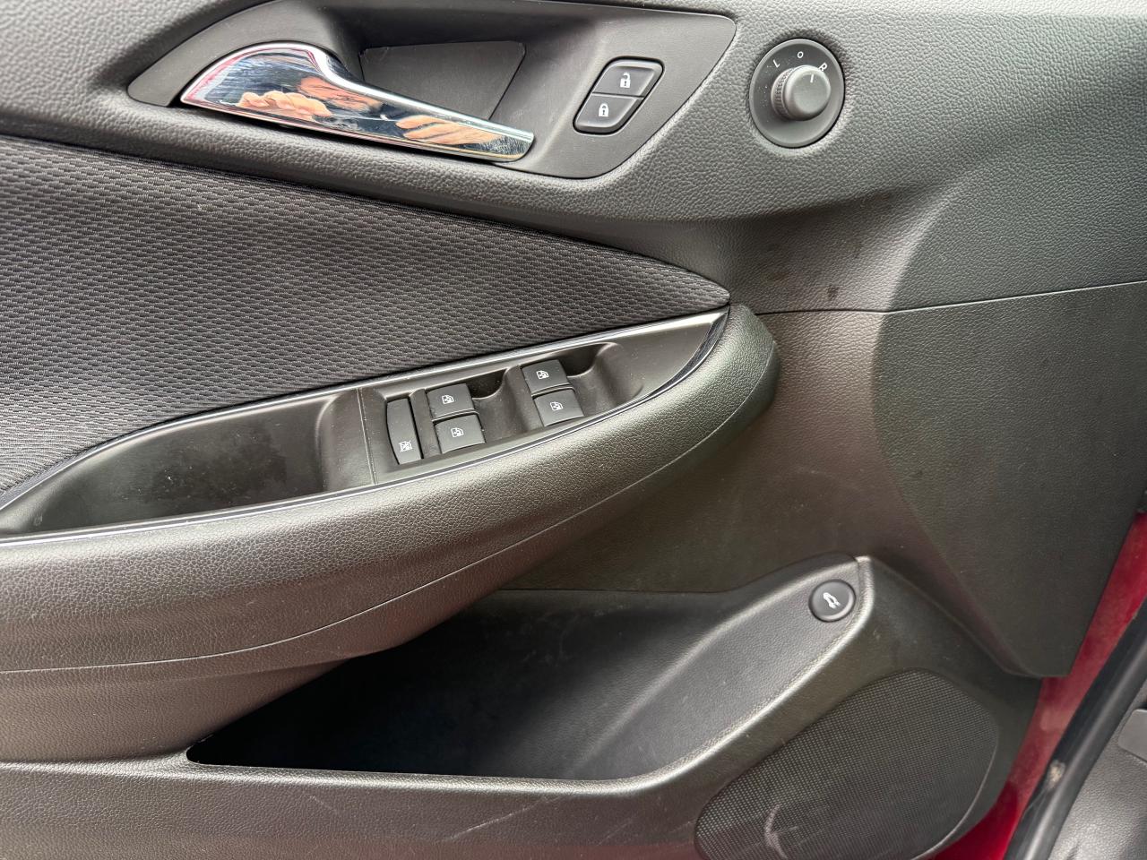 2018 Chevrolet Cruze LT Auto AutoStart! Heated Seats ! Photo