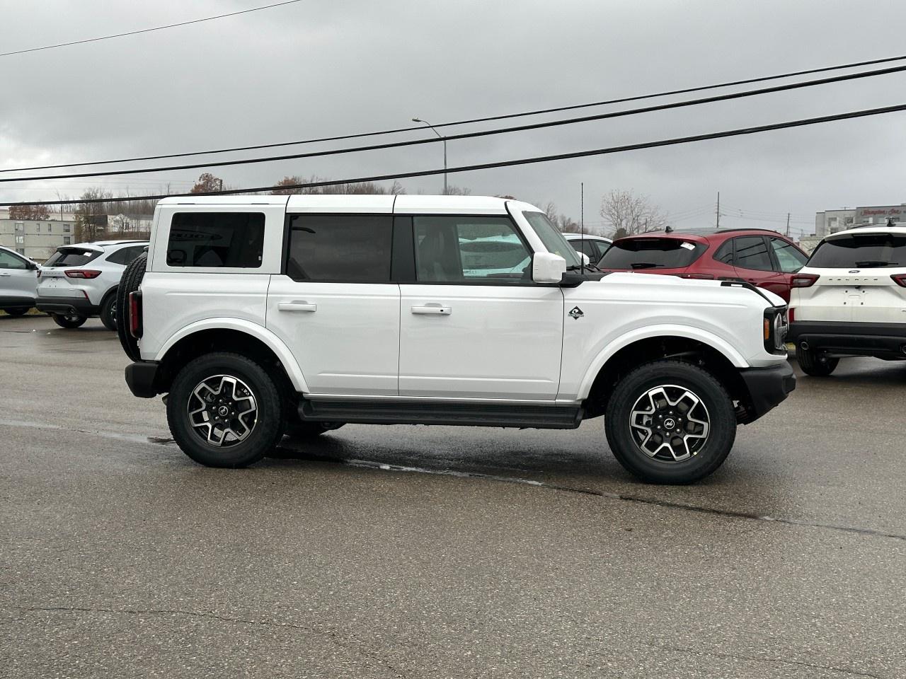 2025 Ford Bronco OUTER BANKS 4 DOOR 4X4 Photo4