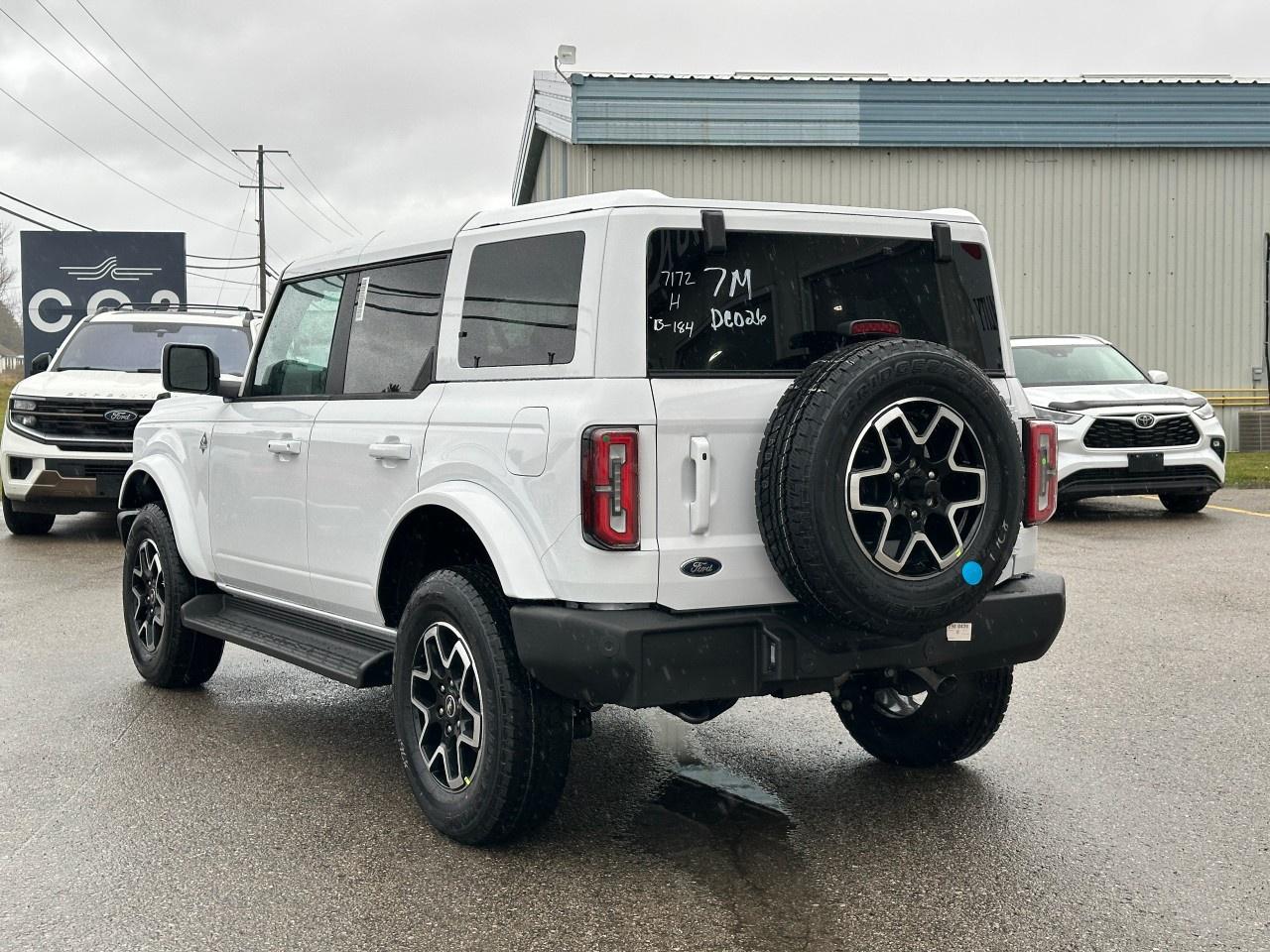 2025 Ford Bronco OUTER BANKS 4 DOOR 4X4 Photo