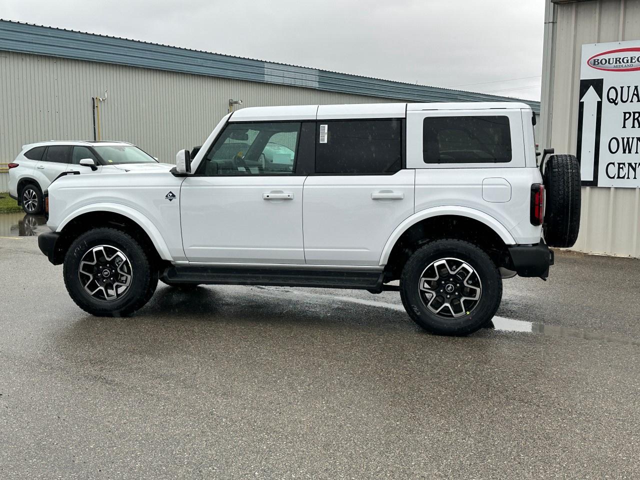 2025 Ford Bronco OUTER BANKS 4 DOOR 4X4 Photo