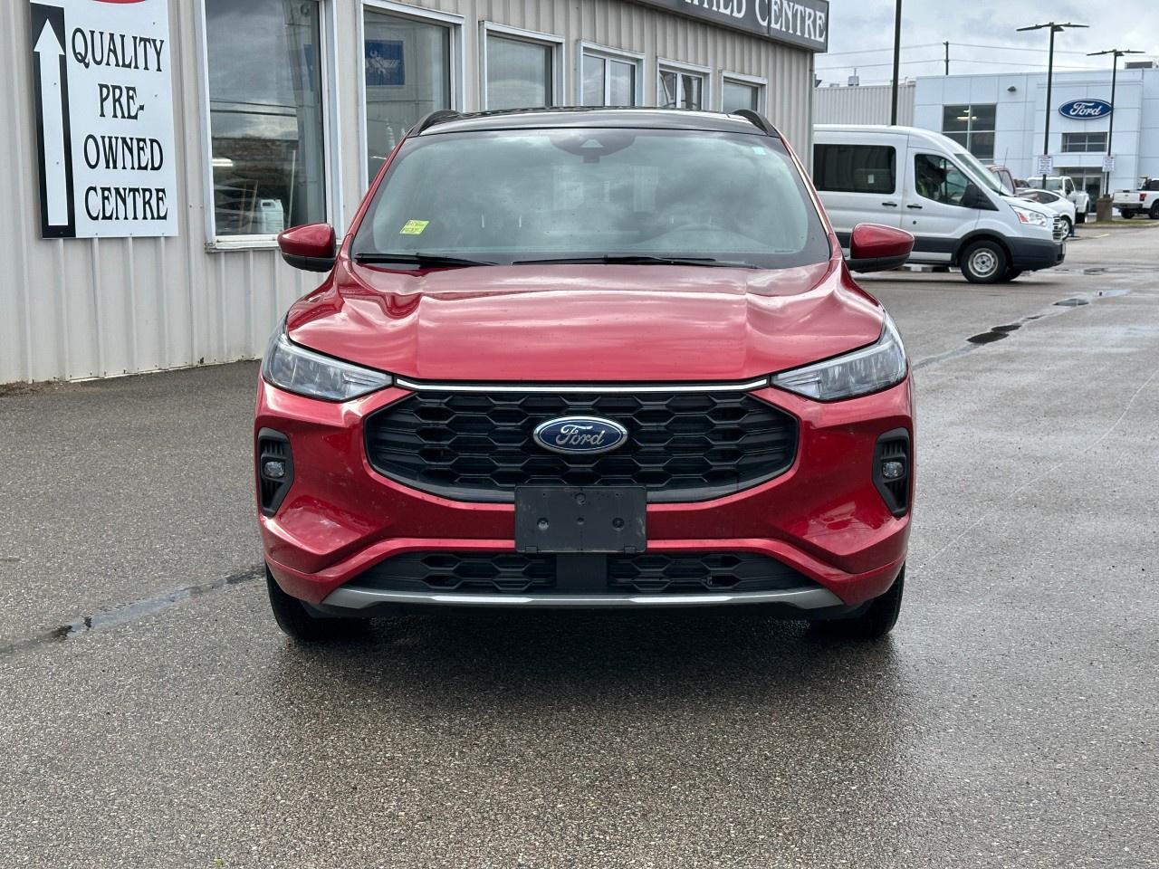 2023 Ford Escape ST-Line Select AWD Photo2
