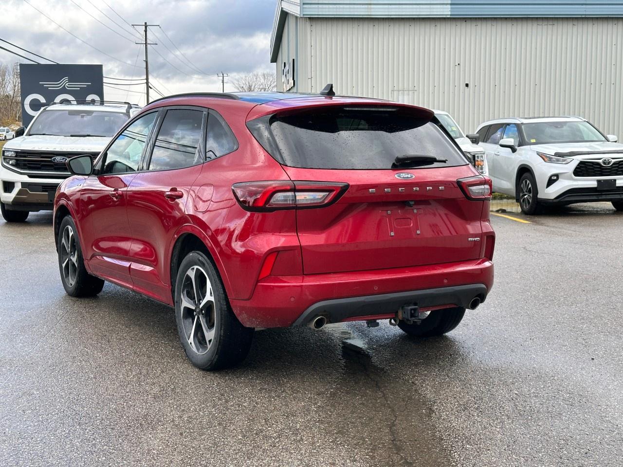 2023 Ford Escape ST-Line Select AWD Photo