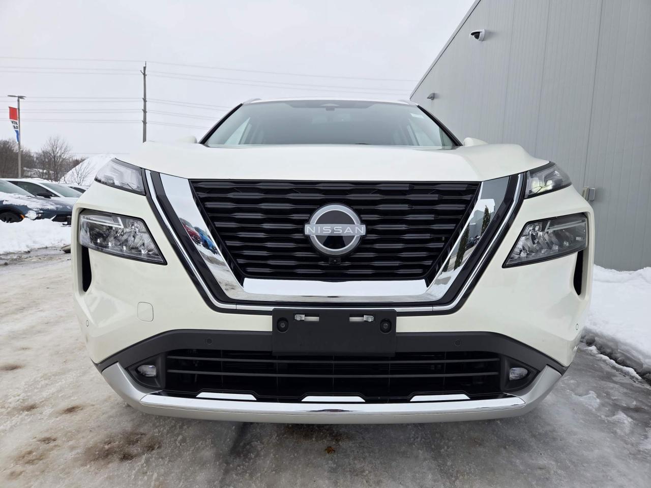 2022 Nissan Rogue Platinum One Owner | Leather | Navigation | Moonroof | 19" Wheels Photo