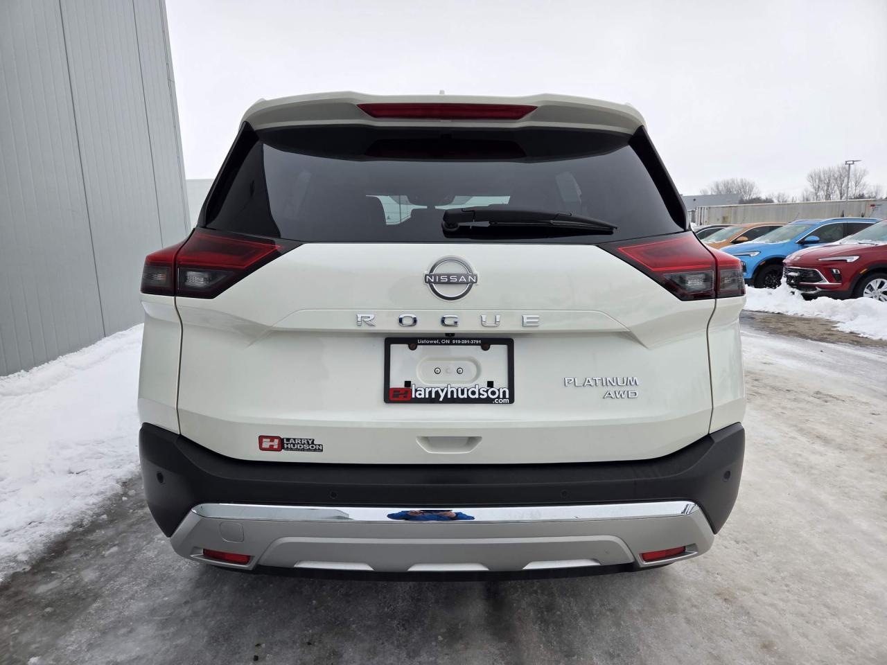 2022 Nissan Rogue Platinum One Owner | Leather | Navigation | Moonroof | 19" Wheels Photo