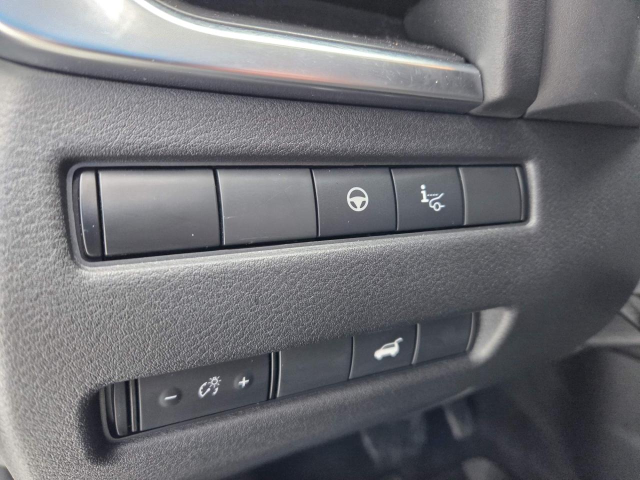 2022 Nissan Rogue Platinum One Owner | Leather | Navigation | Moonroof | 19" Wheels Photo