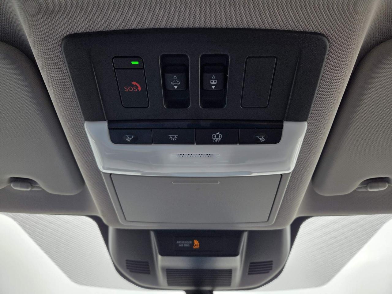 2022 Nissan Rogue Platinum One Owner | Leather | Navigation | Moonroof | 19" Wheels Photo