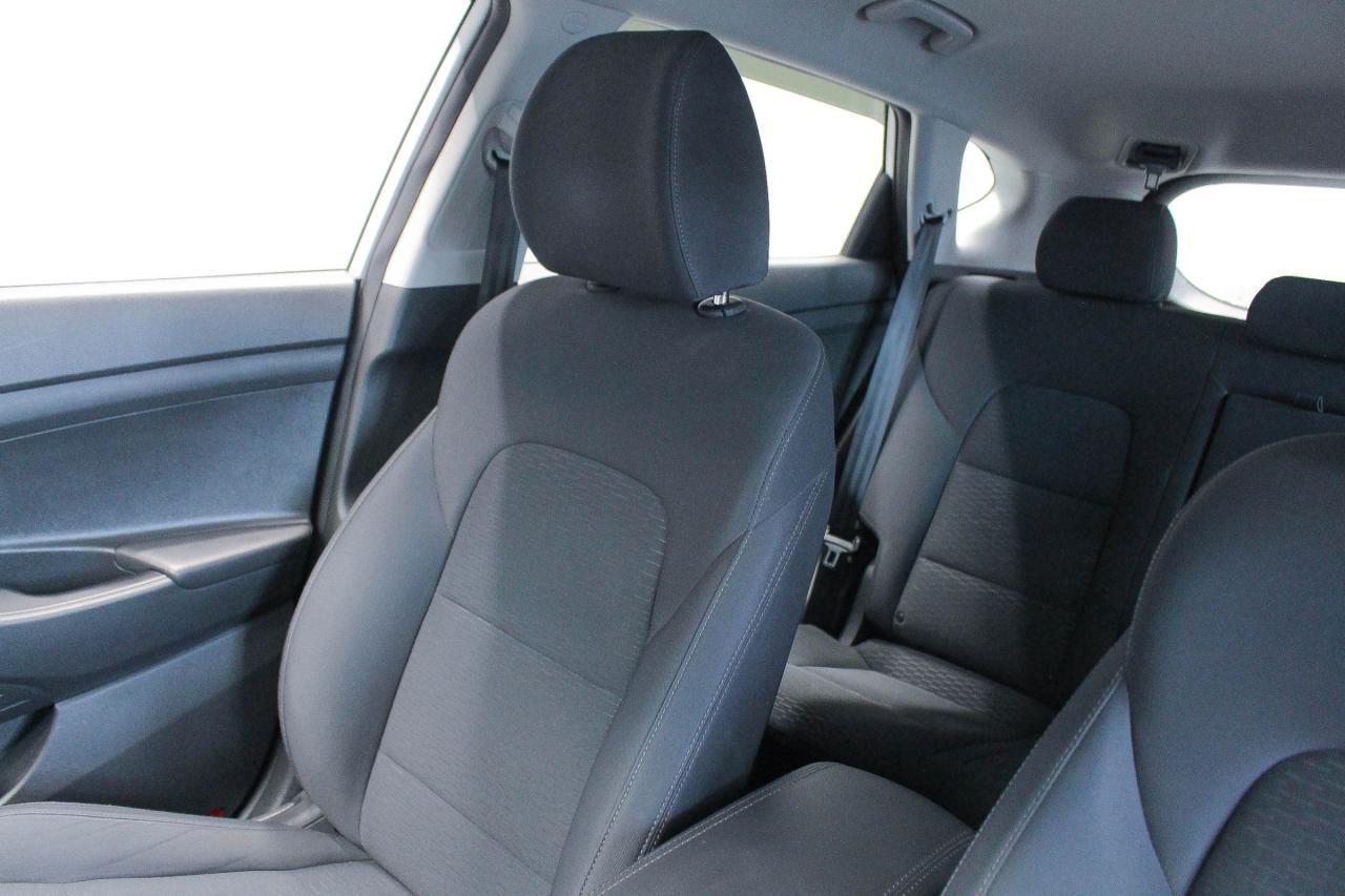2019 Hyundai Tucson Preferred LOW KMS - CLOTH UPHOLSTERY - HEATED FRONT AND REAR SEATS Photo