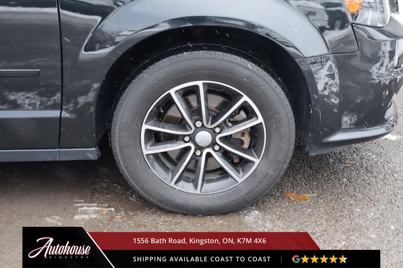 2016 Dodge Grand Caravan DVD ENTERTAINMENT SYSTEM - POWER SLIDERS Photo