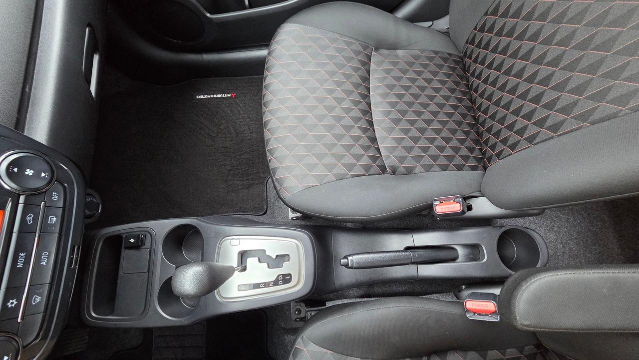 2022 Mitsubishi Mirage SE Photo