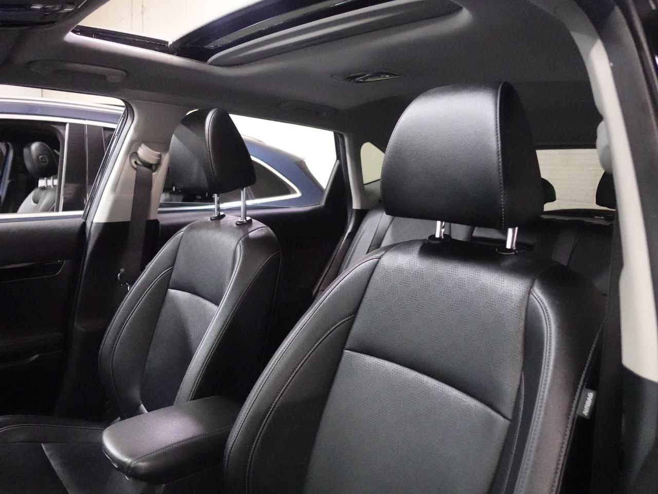 2023 Kia Seltos EX | AWD | Leather | Sunroof | BSM | CarPlay