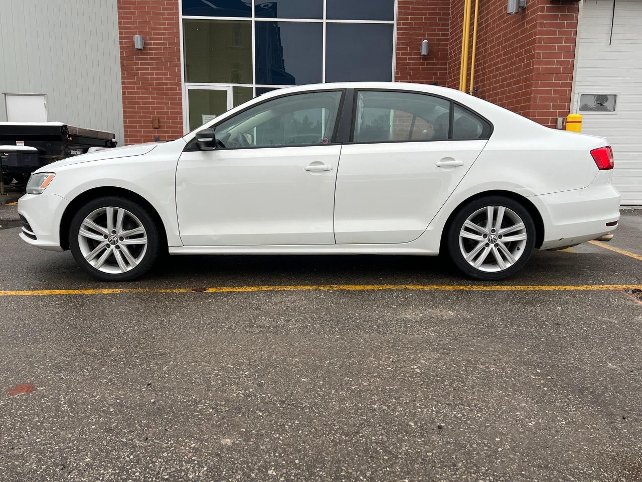 2015 Volkswagen Jetta 4dr 2.0L Auto - Photo #3