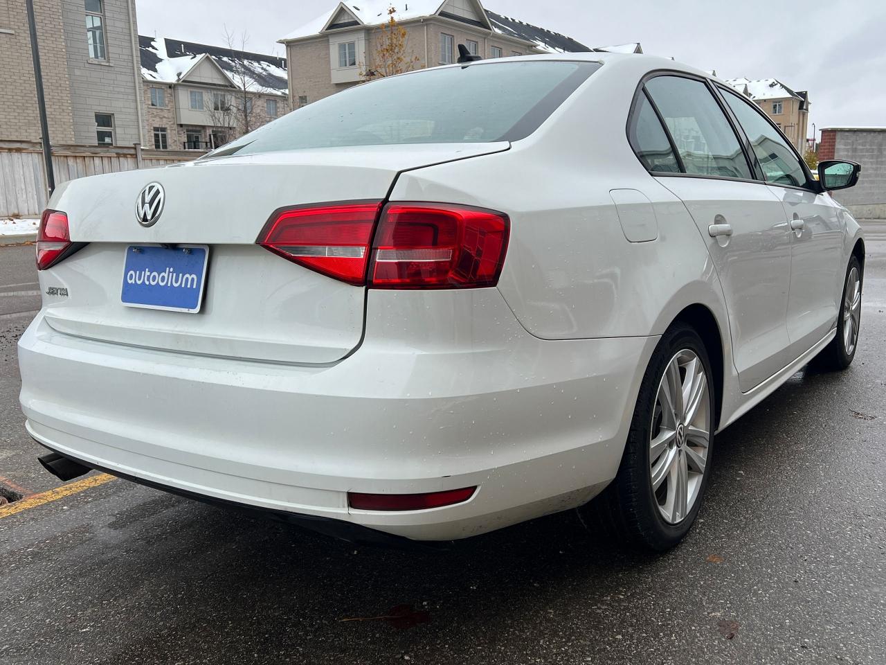 2015 Volkswagen Jetta 4dr 2.0L Auto - Photo #6