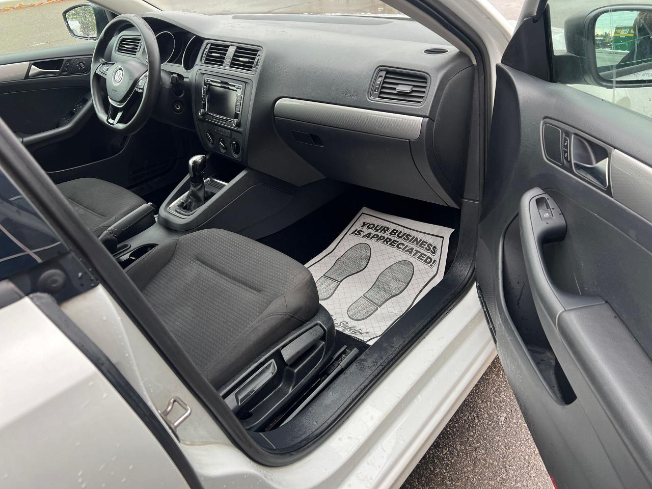 2015 Volkswagen Jetta 4dr 2.0L Auto - Photo #16