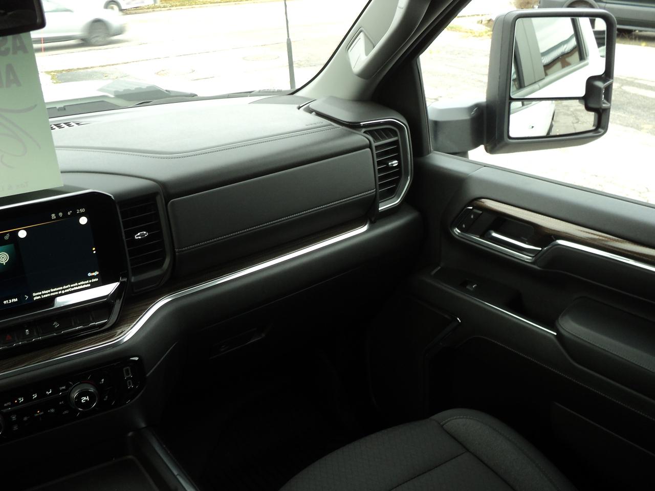 2024 Chevrolet Silverado 2500 HD LT CrewCab4WDZ71 6.6L8cylDiesel8ftBoxHeatedSeat - Photo #18