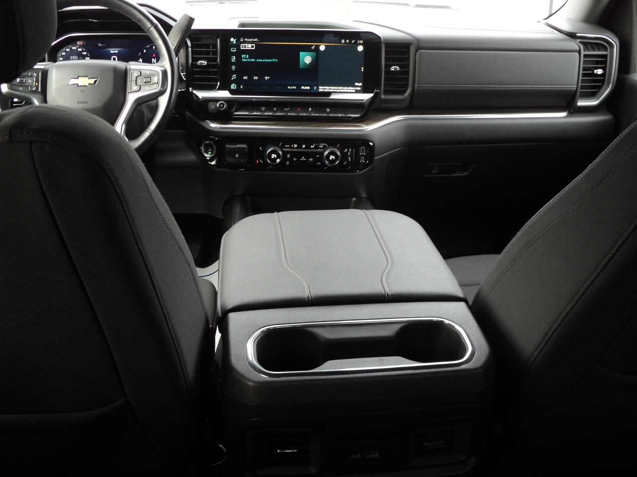 2024 Chevrolet Silverado 2500 HD LT CrewCab4WDZ71 6.6L8cylDiesel8ftBoxHeatedSeat - Photo #17