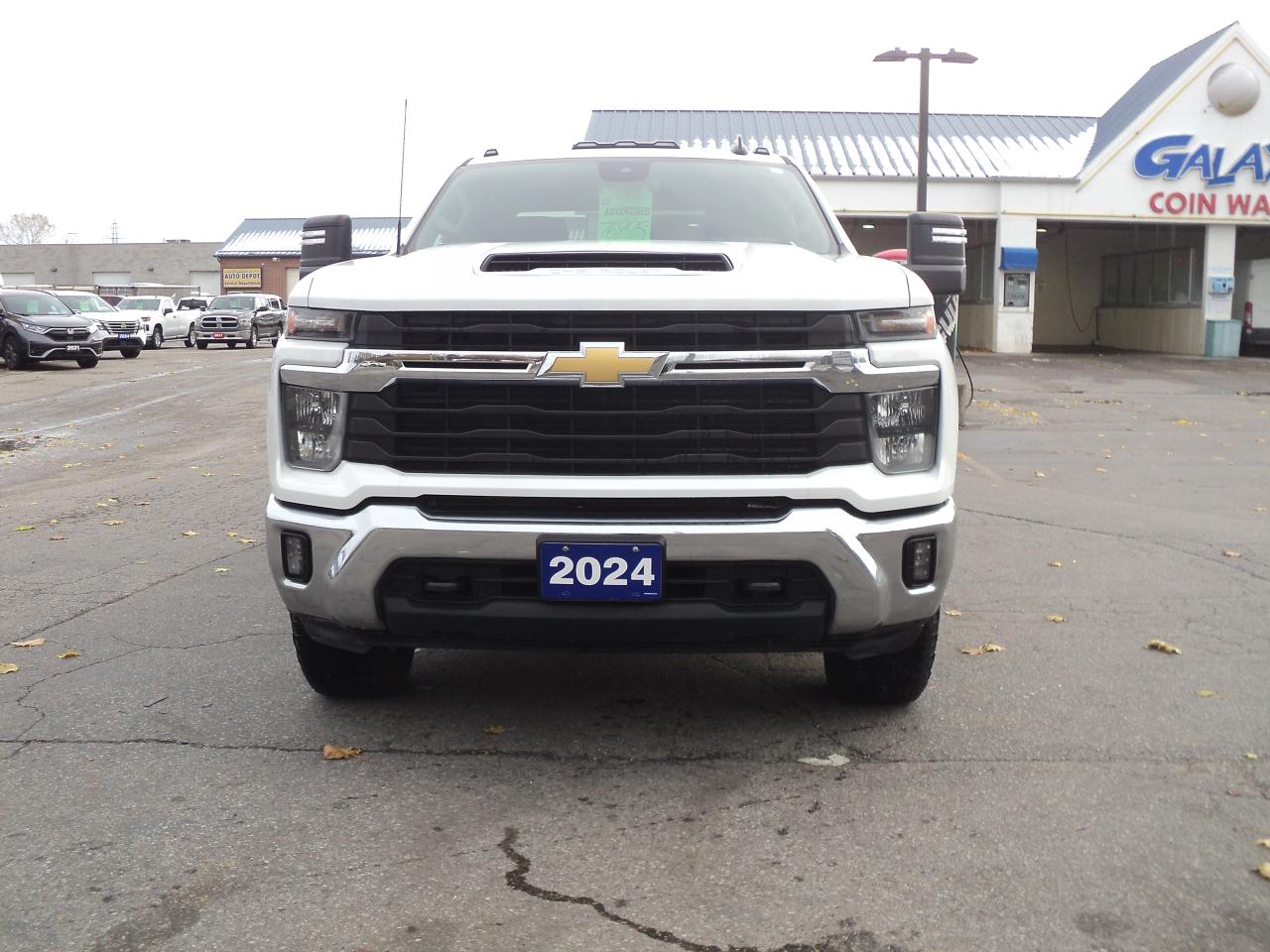 2024 Chevrolet Silverado 2500 HD LT CrewCab4WDZ71 6.6L8cylDiesel8ftBoxHeatedSeat Photo2
