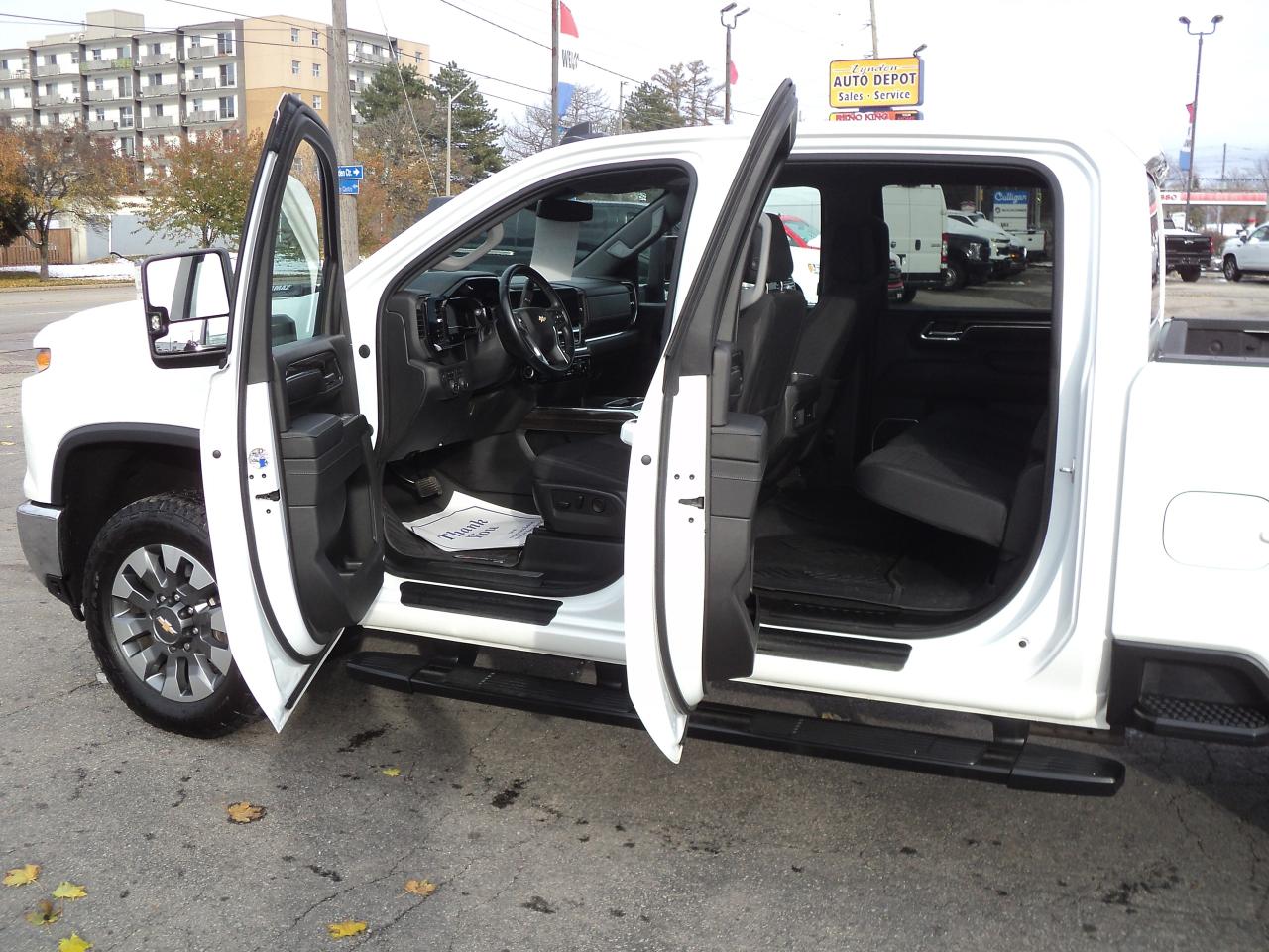 2024 Chevrolet Silverado 2500 HD LT CrewCab4WDZ71 6.6L8cylDiesel8ftBoxHeatedSeat - Photo #11