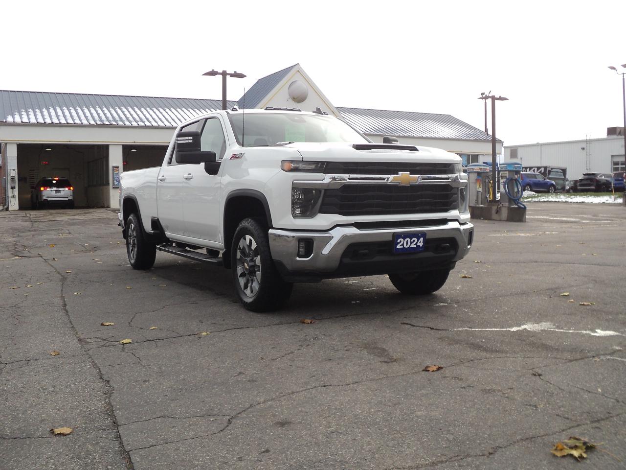 2024 Chevrolet Silverado 2500 HD LT CrewCab4WDZ71 6.6L8cylDiesel8ftBoxHeatedSeat - Photo #6