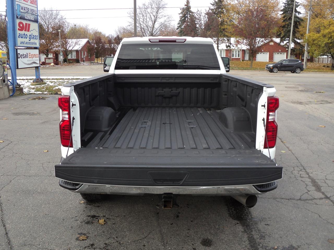 2024 Chevrolet Silverado 2500 HD LT CrewCab4WDZ71 6.6L8cylDiesel8ftBoxHeatedSeat - Photo #10