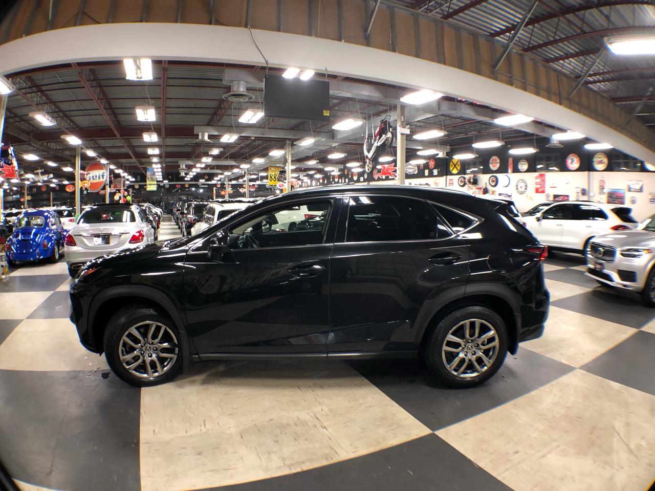 2019 Lexus NX 300 AWD LEATHER SUNROOF A/CARPLAY B/SPOT CAMERA Photo4